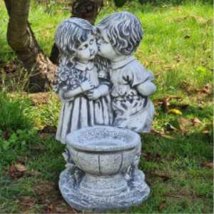 Figurka ogrodowa, betonowa DZIECI- D4
