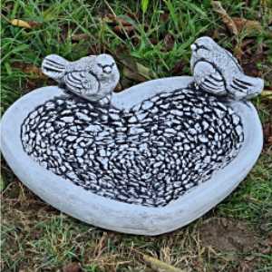 Figurka ogrodowa, betonowa POIDEŁKO - P1