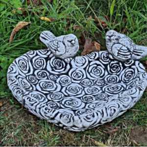 Figurka ogrodowa, betonowa POIDEŁKO - P3