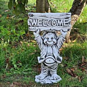 Figurka ogrodowa, betonowa TROLL WELCOME - T13