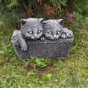Figurka ogrodowa, betonowa KOTY W KOSZYKU- Z90
